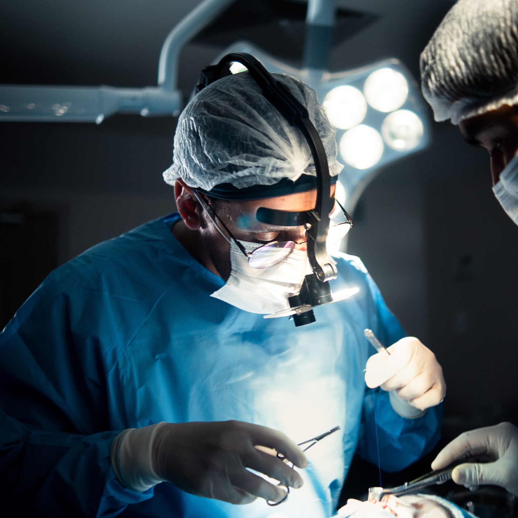 Dr. Vitor Abraão - Otorrinolaringologista e Cirurgião Plástico da Face